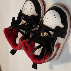 Nike infant shoes sz 5C